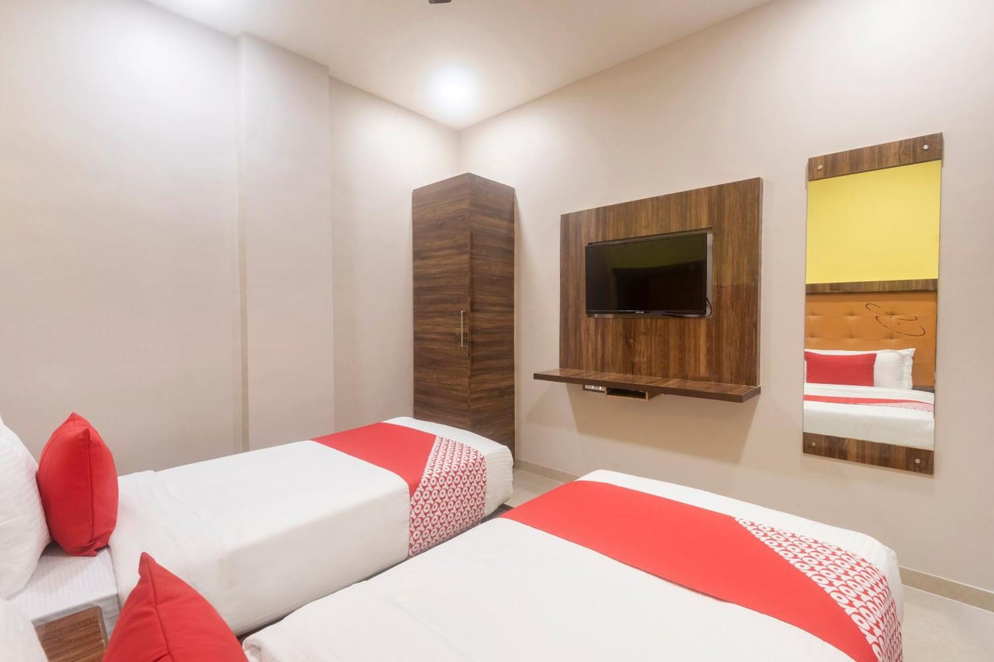 Hotel Blue Executive Near Chhatrapati Shivaji International Airport - Mumbai — Photos 2